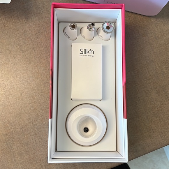 Silk’n Revit Prestige Microdermabrasion - Picture 5 of 16